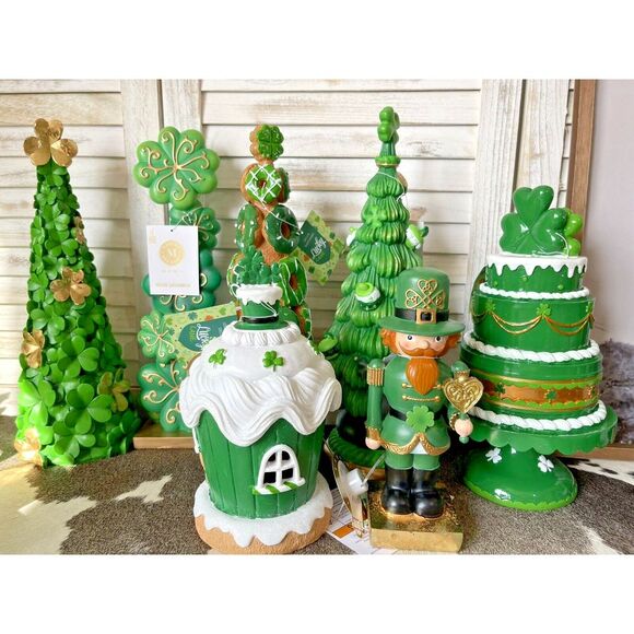 Martha Stewart St. Patrick's Day Stacked Clover Shamrock Resin Tree Figurine - Picture 4 of 4